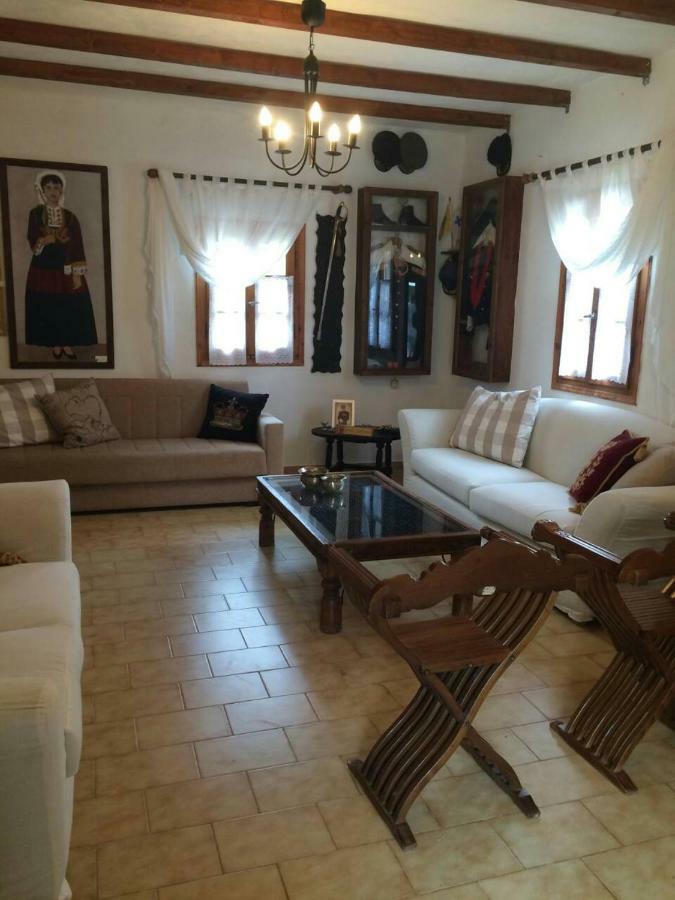 Apartamento Charouda Stone Tower Pírgos Dhiroú Exterior foto