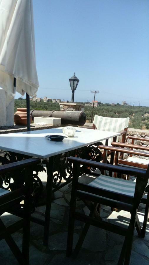 Apartamento Charouda Stone Tower Pírgos Dhiroú Exterior foto