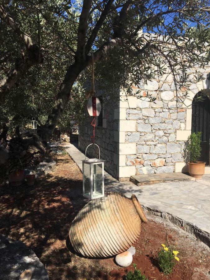 Apartamento Charouda Stone Tower Pírgos Dhiroú Exterior foto