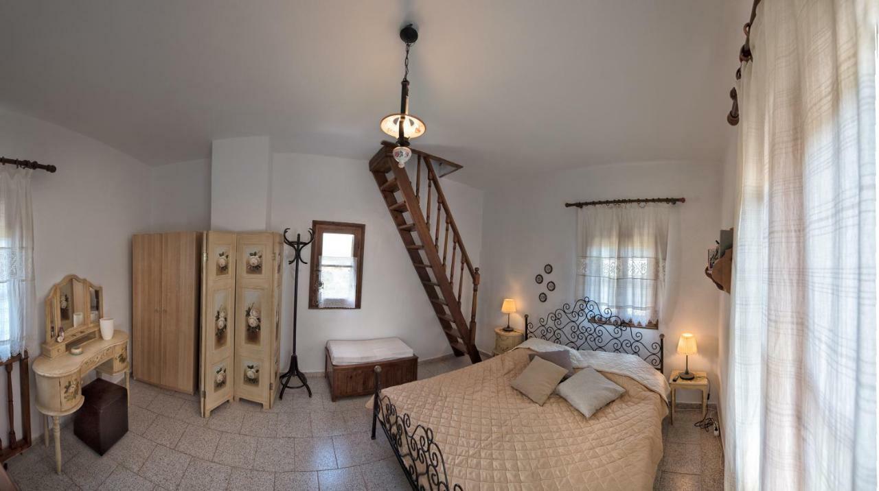 Apartamento Charouda Stone Tower Pírgos Dhiroú Exterior foto