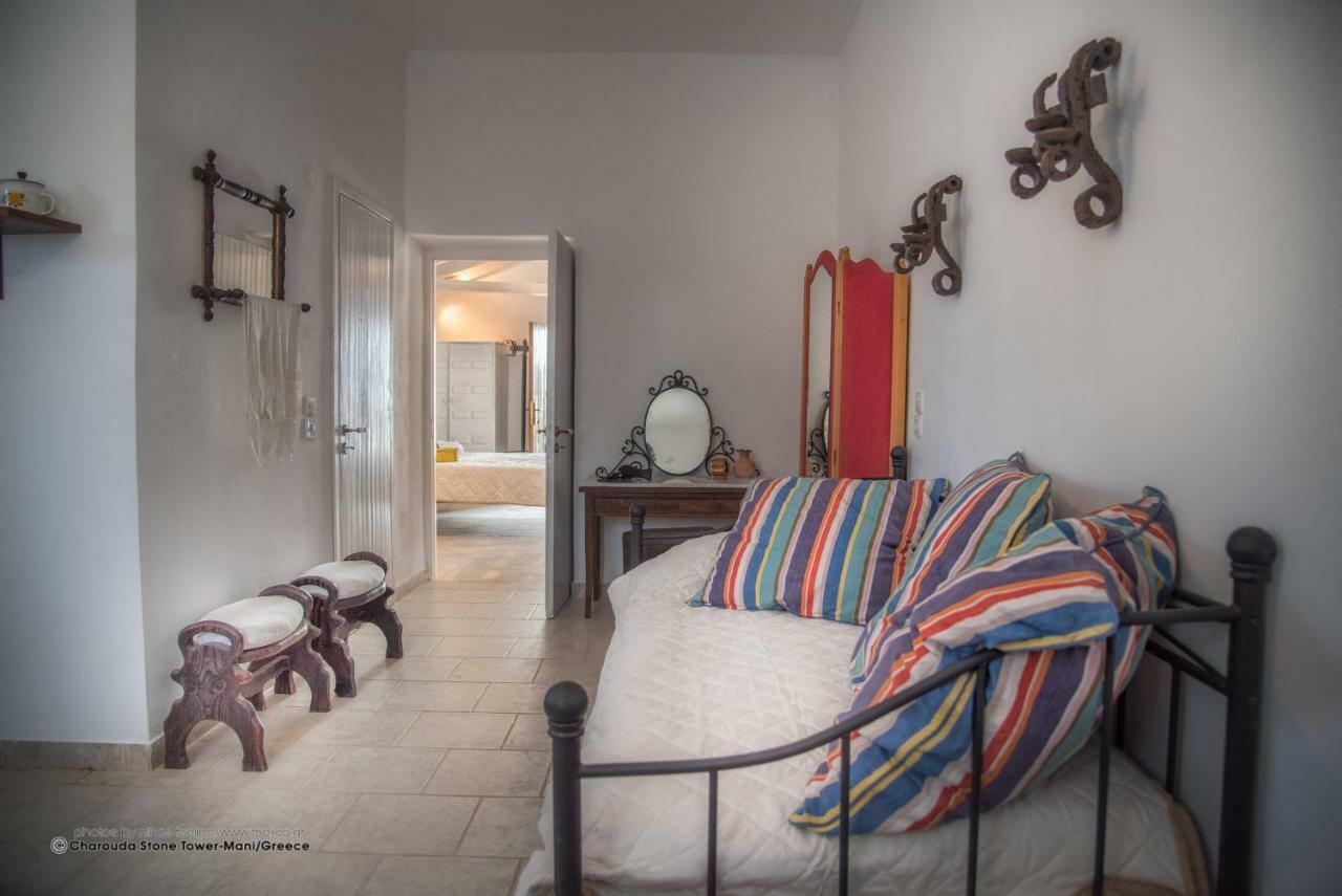 Apartamento Charouda Stone Tower Pírgos Dhiroú Exterior foto